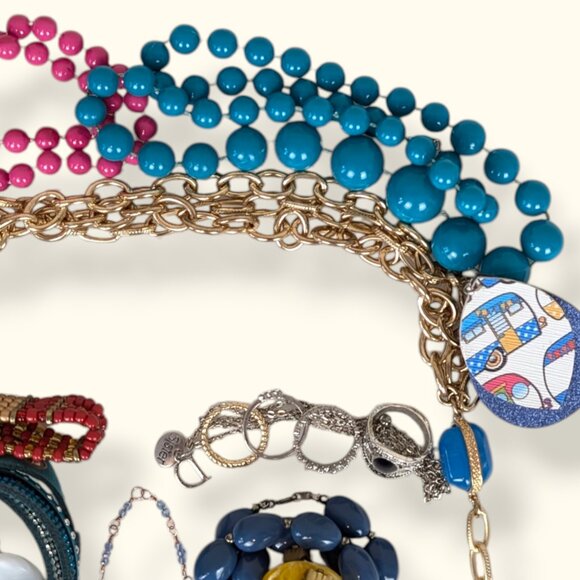 ODESSA - Vintage To Now Jewelry Lot - 048 - Picture 3 of 7